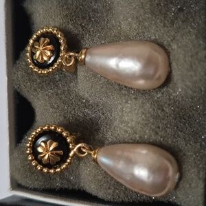 Vintage Chanel Clip-on Earrings